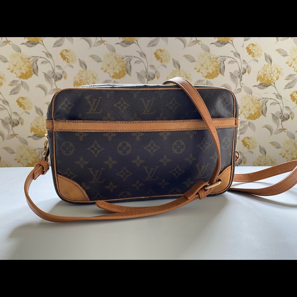 Louis Vuitton Compiegne 28 Crossbody